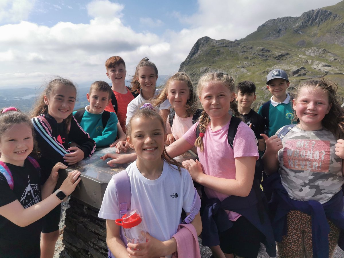 ManodHW's tweet photo. Taith noddedig Blwyddyn 4, 5 a 6 i fyny at Stwlan heddiw! Da iawn chi am ddyfalbarhau! ⛰️⭐ Diolch i bawb am noddi💚 @manodDW

Our sponsored walk up to Stwlan today! Well done everyone for persevering! ⛰️⭐ Thank you for sponsoring💚 https://t.co/RltTyVOJOf