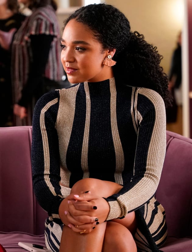 lacurvadelamod's tweet photo. ¡El estilo de #KatEdison de @TheBoldTypeTV es 🔥🔥🔥🔥! https://t.co/f6DA45zuWp