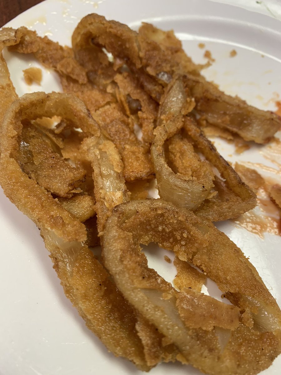 weilinglee's tweet image. Hey @AWCanada these onion rings were NOT worth the extra charge. They look like garbage. So disappointed. #iwantmymoneyback