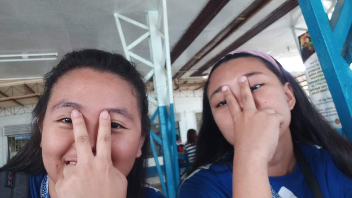 yinjags's tweet photo. happy 19th ate kc sana okay ka lang laban pilipinas HAHAHAHAHA bitaw oy kabalo naman ka di nako mag emo. samuka rako anytime kabalo naka sa akong sched HAHAHAHA LABYU <3 @EmEmsEmely #truestone #plasticfriend #birdbox #alphakidz https://t.co/SBMcmu1wEx