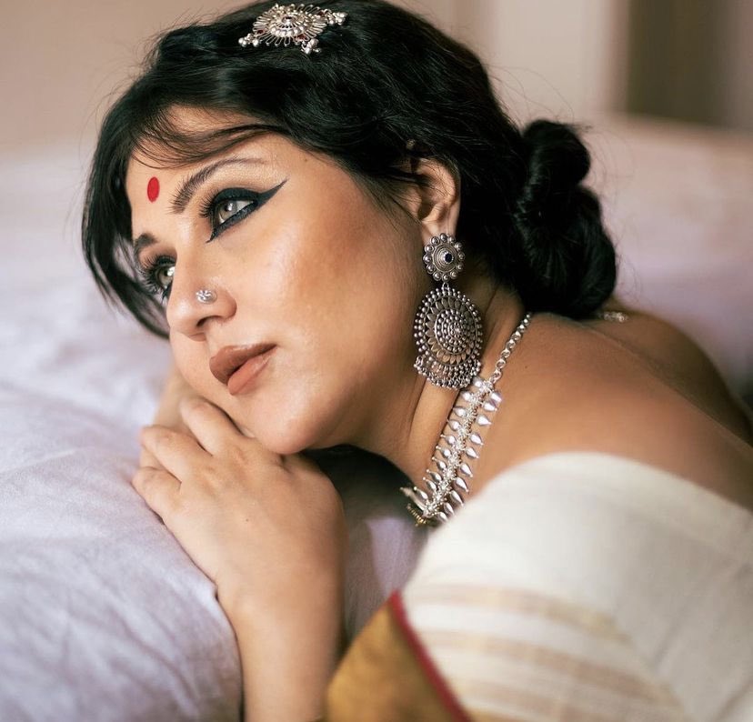 filmfare's tweet photo. ‘Uffff’ 
That’s all that comes to our minds after seeing these pictures of @swastika24. https://t.co/p3lMAMBlMX