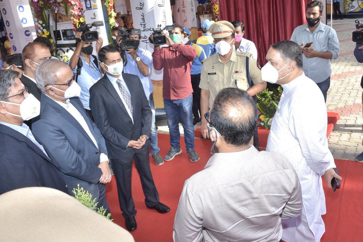 BPCLimited's tweet photo. P. S. Ravi, Executive Director, Retail Incharge BPCL and other officials from Maharashtra Police and BPCL were also present. With these two additions, our strength of Fuel Stations network in Pune City has increased to forty-nine https://t.co/P9xZVsUTvK