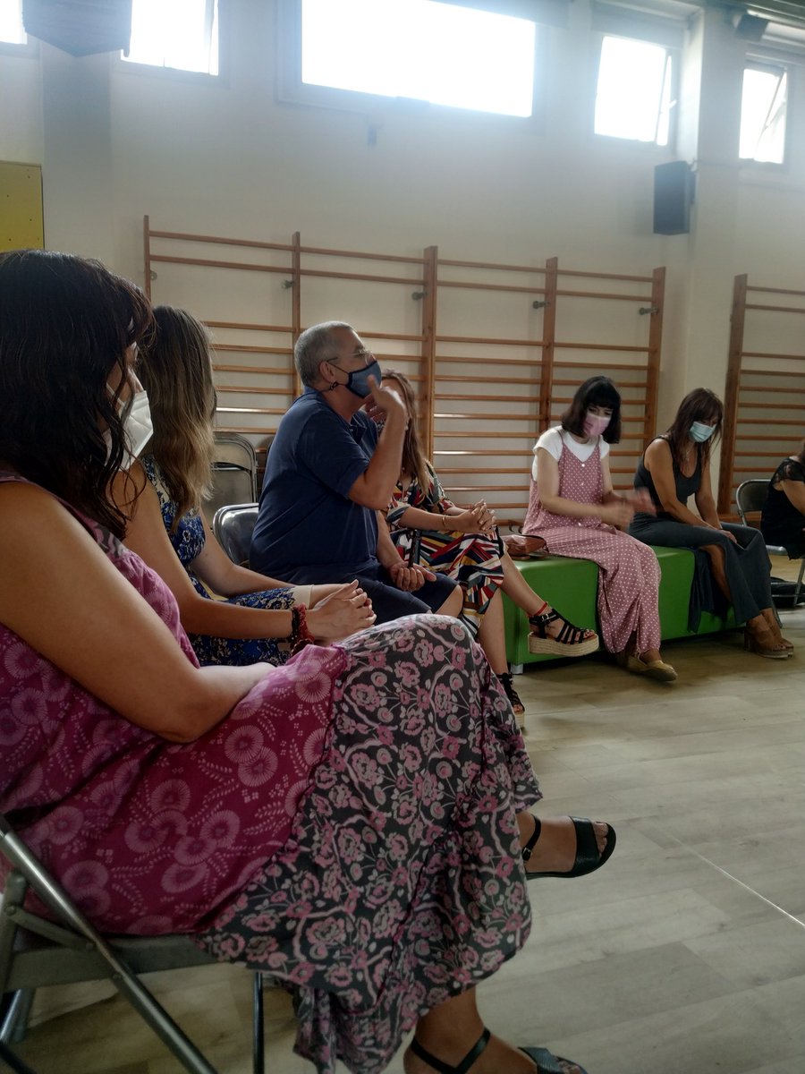 EscolaElsPins's tweet photo. Ahir última reunió de claustre i dinar de comiat. Ha estat un curs complicat que entre tots hem superat, felicitats equip!❤️💪
#MestresImplicats
#SomDelsPins https://t.co/xrCZt4MSZp