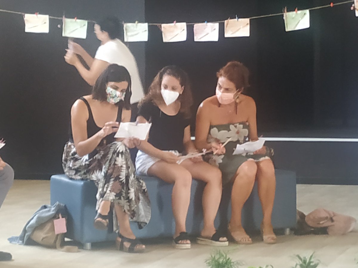 EscolaElsPins's tweet photo. Ahir última reunió de claustre i dinar de comiat. Ha estat un curs complicat que entre tots hem superat, felicitats equip!❤️💪
#MestresImplicats
#SomDelsPins https://t.co/xrCZt4MSZp