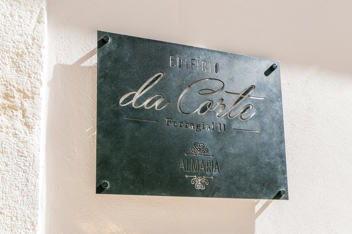 AlmariaLisbon's tweet photo. Estadias dignas de realeza? Almaria claro!
Stays worthy of royalty? Almaria of course!
#cleanandsafeportugal #almariabuildings #officinareal #dacorte #exlibris #visitlisbon #bealisbonner #thealmaria #lifestyle #beststaffintown #theplacetobe #travelgram #success #relax #mood https://t.co/7DlTuilCiH