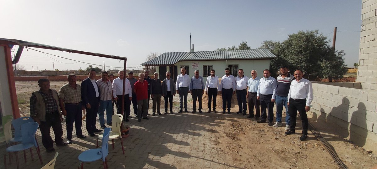 TeksinNusret's tweet photo. Bor #Bereke ve #Badak köylerimizi ziyaret ettik.  Muhtar ve vatandaşlarımızla bir araya gelerek köylerimizin sorunları hakkında istişarelerde bulunduk. Her daim hemşehrilerimizin yanında olmaya devam ediyoruz. https://t.co/v7TPcqJwPY