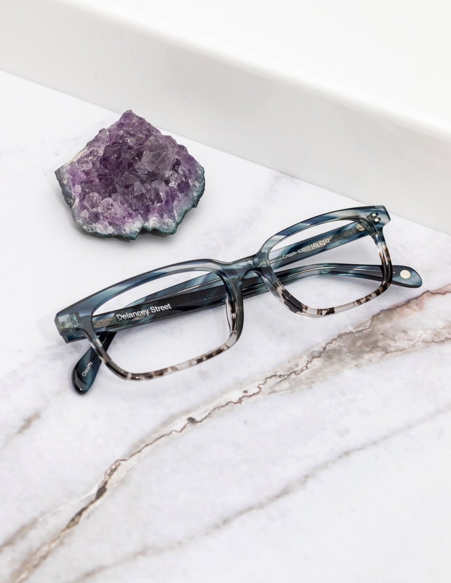 Thinking about switch up your look? Try our Crispin glasses in “Blue Stripe Fade” 

How gorgeous is this color and style💜 #lensdirect #eyeglasses #eyecare