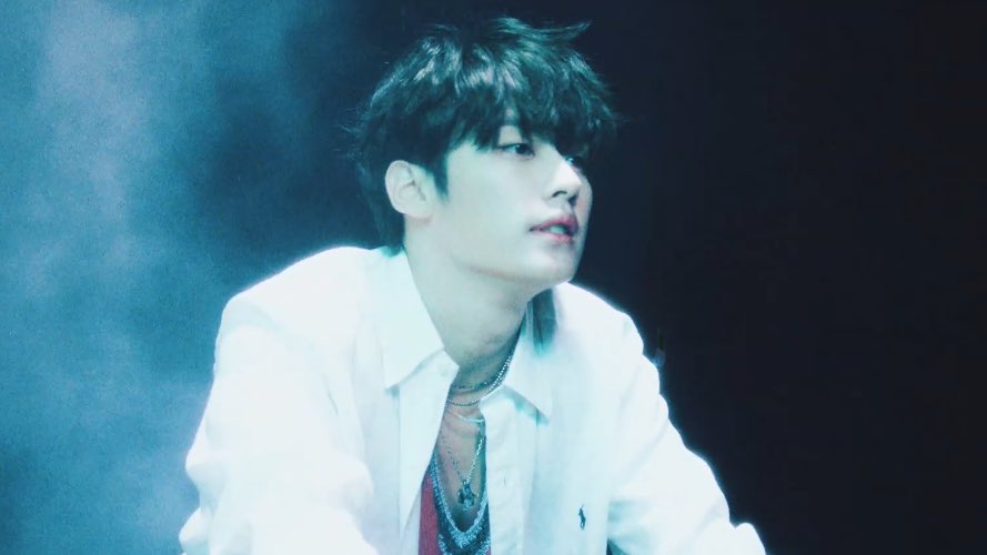 lino! 😼 (@98folders) on Twitter photo 