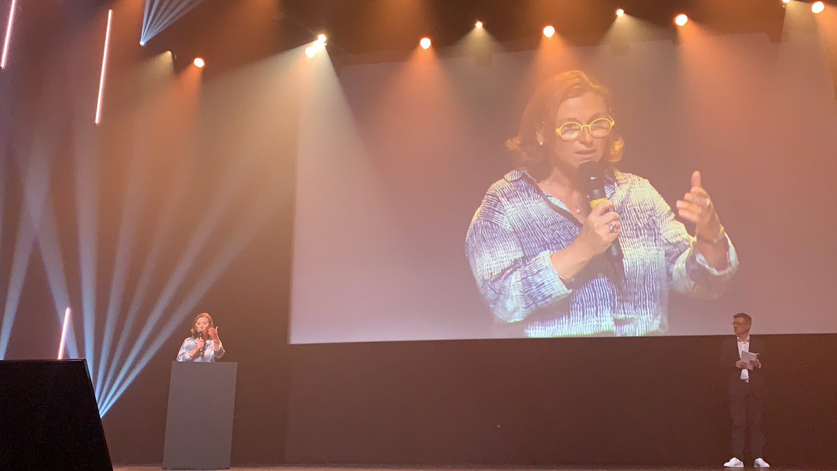 #rdd2020 <a href="/lecolededesign/">L'École de design Nantes Atlantique</a>  témoin parrain et au premier rang !