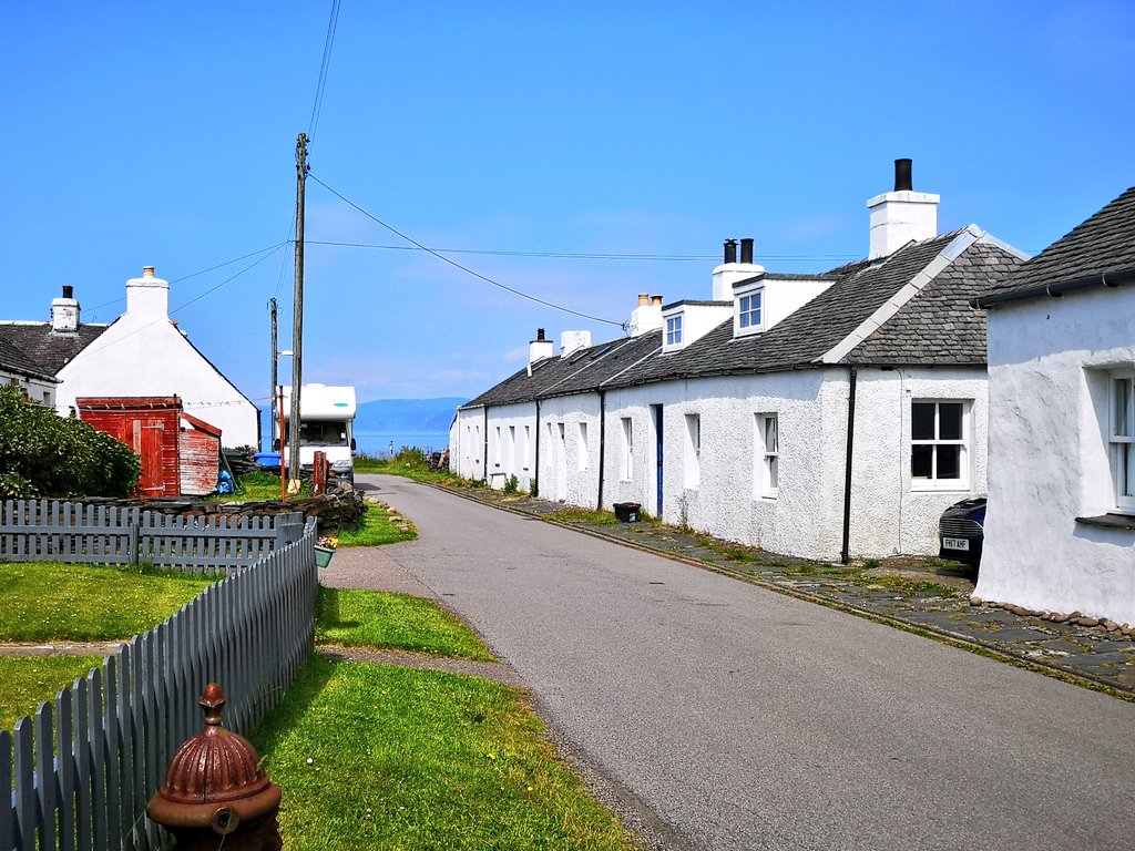 soult's tweet photo. Caught the ferry from Seil to #Luing today, and enjoyed a nine-mile hike around the island - with a delicious alfresco lunch at @AtlantICLuing, and, inevitably, a visit to @LuingStores, Luing's only (but very well-stocked) grocery shop. https://t.co/57UHGm5P7l