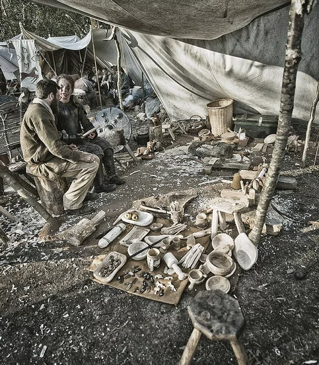 ⚒️ Prehistory Event⚒️
We're holding a family interactive #prehistory day complete with prehistoric settlement to celebrate the #FestivalofArchaeology and launch our LPS #dig at Cothlestone. 
📅Saturday 17th July 10am-4pm
📍Bishops Lydeard Village Green TA4 3LH

📸Newhaven Coppice