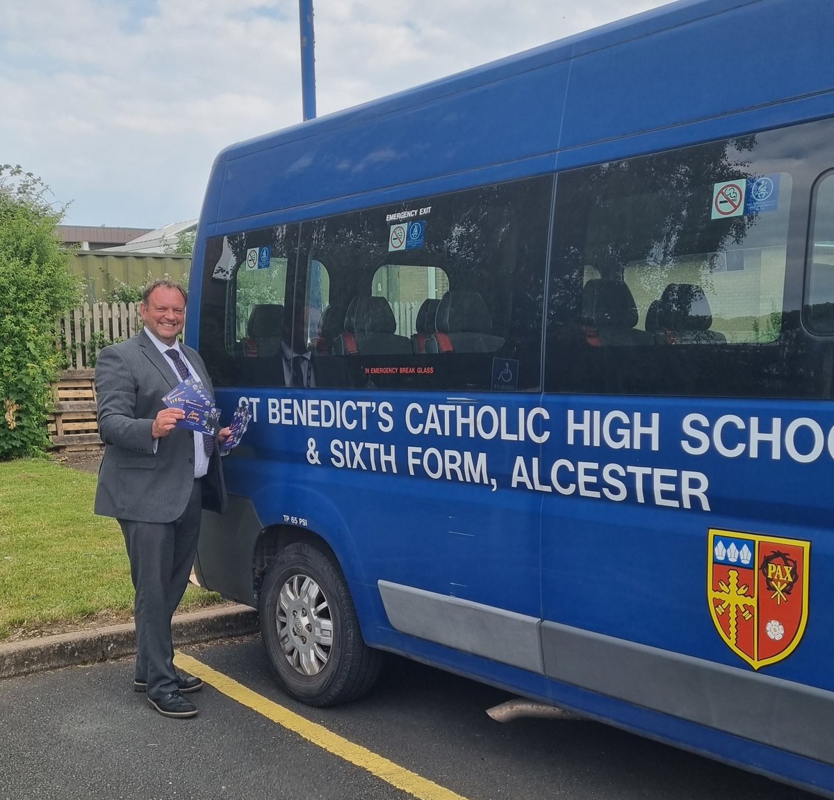 Mr Shires has started his #tour this week to launch our #OpenEvening for 15th September 2021!  #Savethedate Thank you <a href="/AlcesterStNics/">AlcesterStNicsSchool</a> @olcalcester for making him feel very welcome today!