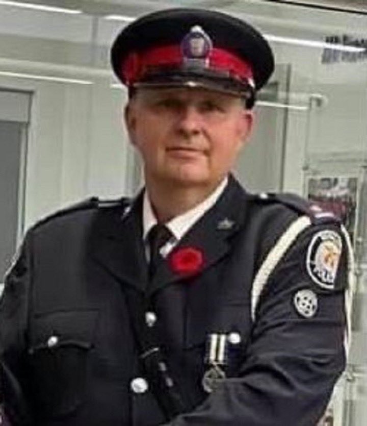 Our condolences to the family, friends and colleagues of @TorontoPolice Constable Jeffrey Northrup. Constable Northrup, a plainclothes officer with 52 Division, died after being run down by a suspect vehicle while responding to a priority call.