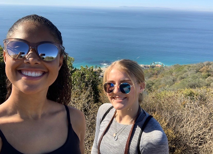 𝙎𝙪𝙢𝙢𝙚𝙧 𝙎𝙥𝙤𝙩𝙡𝙞𝙜𝙝𝙩:  Our two Cali girls Jalyn Mosley and @Johnston3232 soaking up the sun on hike together! Can’t wait to you have you girls back in Iowa City! #Hawkeyes