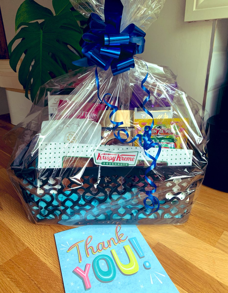 Today was the final day working with my 4 physio students as part of the pilot ‘Patient Pathway Placement’ at <a href="/AiredaleNHSFT/">Airedale Hospital</a>. I am grateful to receive this hamper as a thank you gift from them - very kind &amp; super proud 🌟👏🏽✊🏽🙏🏽 <a href="/AGHStudentAHPs/">Airedale AHP Students</a> @EELE_WY <a href="/UOB_Physio/">University of Bradford Physiotherapy Programmes</a> <a href="/UoBPhysioSoc/">UoB Physiotherapy Society</a>
