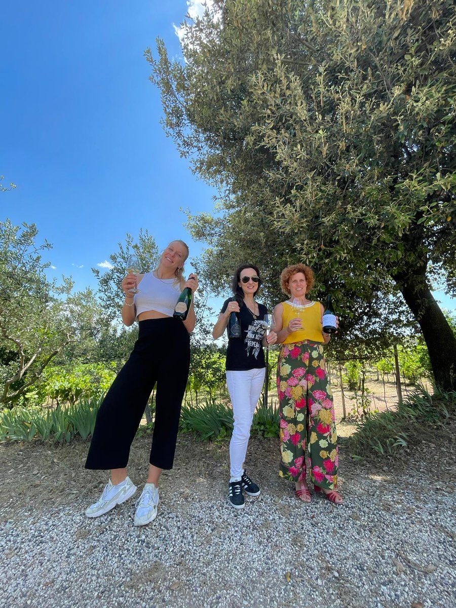 KerinOKeefe's tweet photo. Another fabulous day &amp; tasting of #LessiniDurello w/ @DilettaTonello of #cantinatonello &amp; Roberta Cecchin of #CasaCecchin. Both make linear, savory #MetodoClassico from 100% #Durella showing structure, finesse + their volcanic pedigree.#Cecchin also makes intriguing #ancestrale https://t.co/RgzCCpCvGi