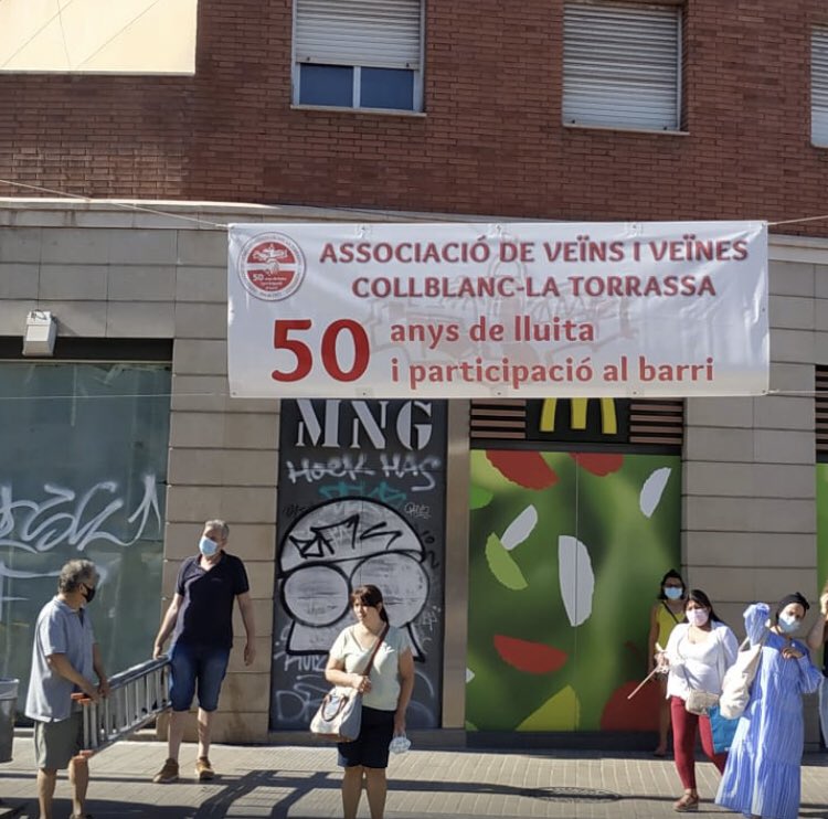 aavvct's tweet photo. Volem que els veïs i veïnes del barri i de tot l’H sigueu partícips del nostre gaudi: portem 50 anys de lluita i de participació!! Avui pengem pancartes… continuarem!!!! https://t.co/ubCQRpi5Pp