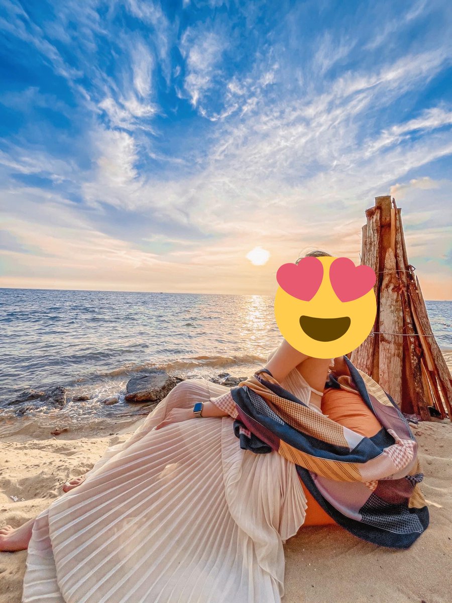 Trời đẹp quá..xấu mà được cái siêng thay đồ để chụp hình haha