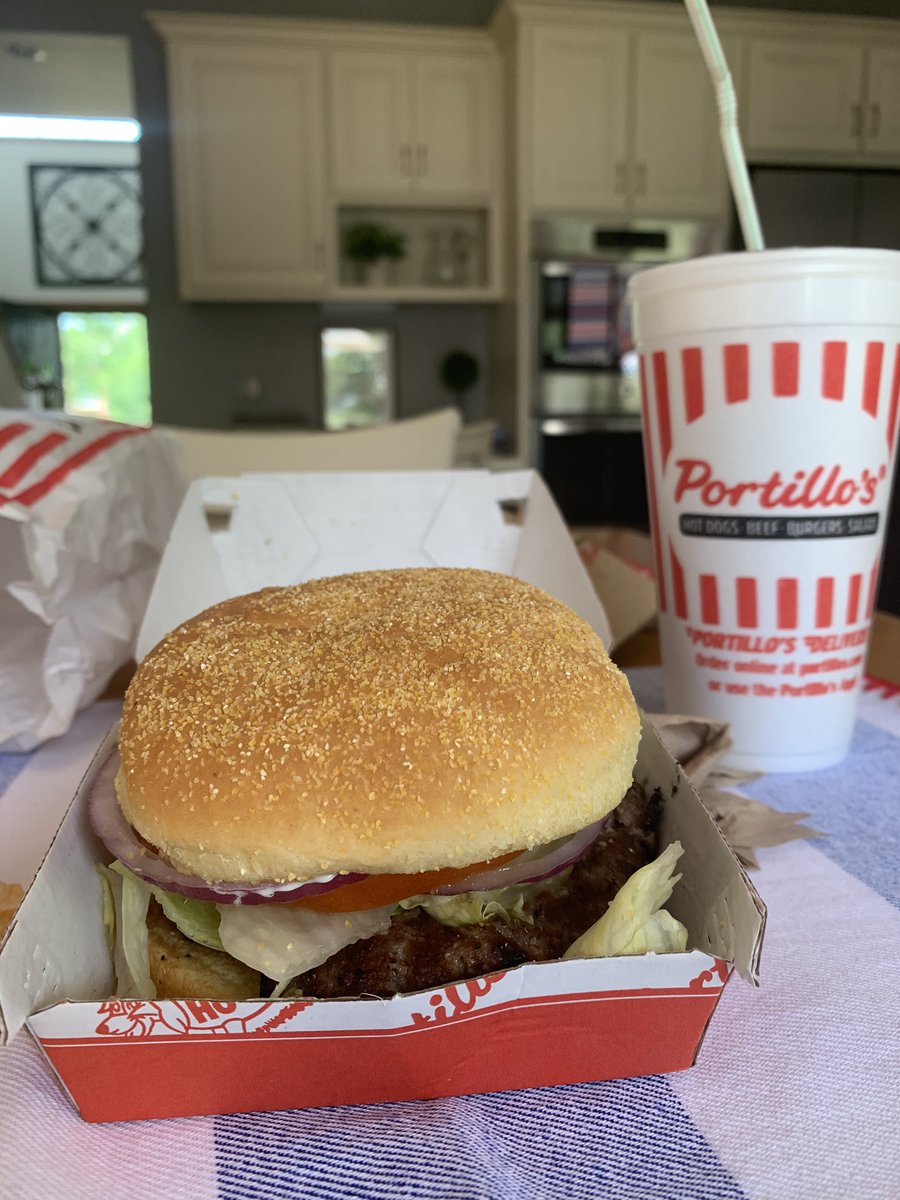 aliwhitesox's tweet photo. Jake Burger day @ChuckGarfien @stevestone @jasonbenetti #IsitLunch https://t.co/Ra6ogLjEwN