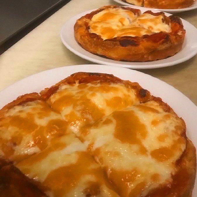 MugsPubCalgary's tweet photo. Friday at Mugs!
$10 Pizza and $12 Spare Rib Poutine! Plus $16 Jugs and $4.50 Jager!
Happy Hour is 4-7!
Habs vs Lighting game 3 6pm!
#yyc #yycpubs #yycbeer #yyceats #yycpizza #yycpoutine #yychappyhour https://t.co/9O8RD55Zpz