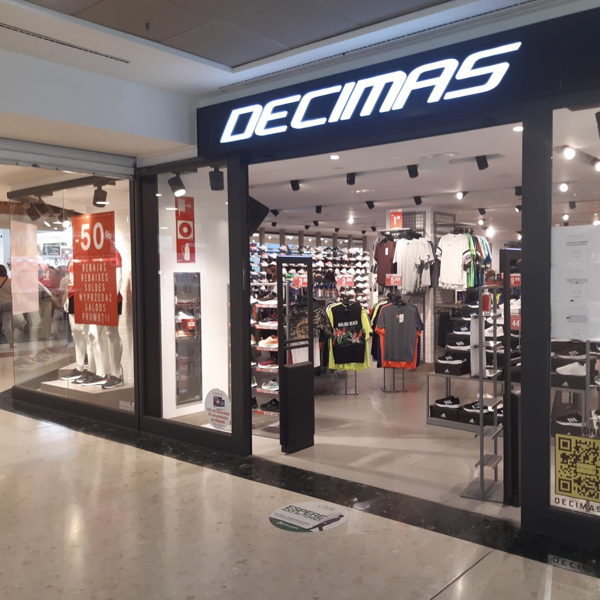 ¿Alguien ha dicho #rebajas? Este fin de semana te esperamos en Peñacastillo con los mejores #chollos de la temporada. ¡No te los puedes perder! 🛍