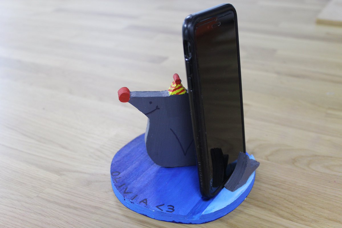 downsenddt's tweet photo. Our newly refurbished workshop and new equipment have inspired our Year 8s to produce some fantastic phone stands. #proudteacher #creativity #growingdandt @DownsendSchool https://t.co/FD0MtWu8D6