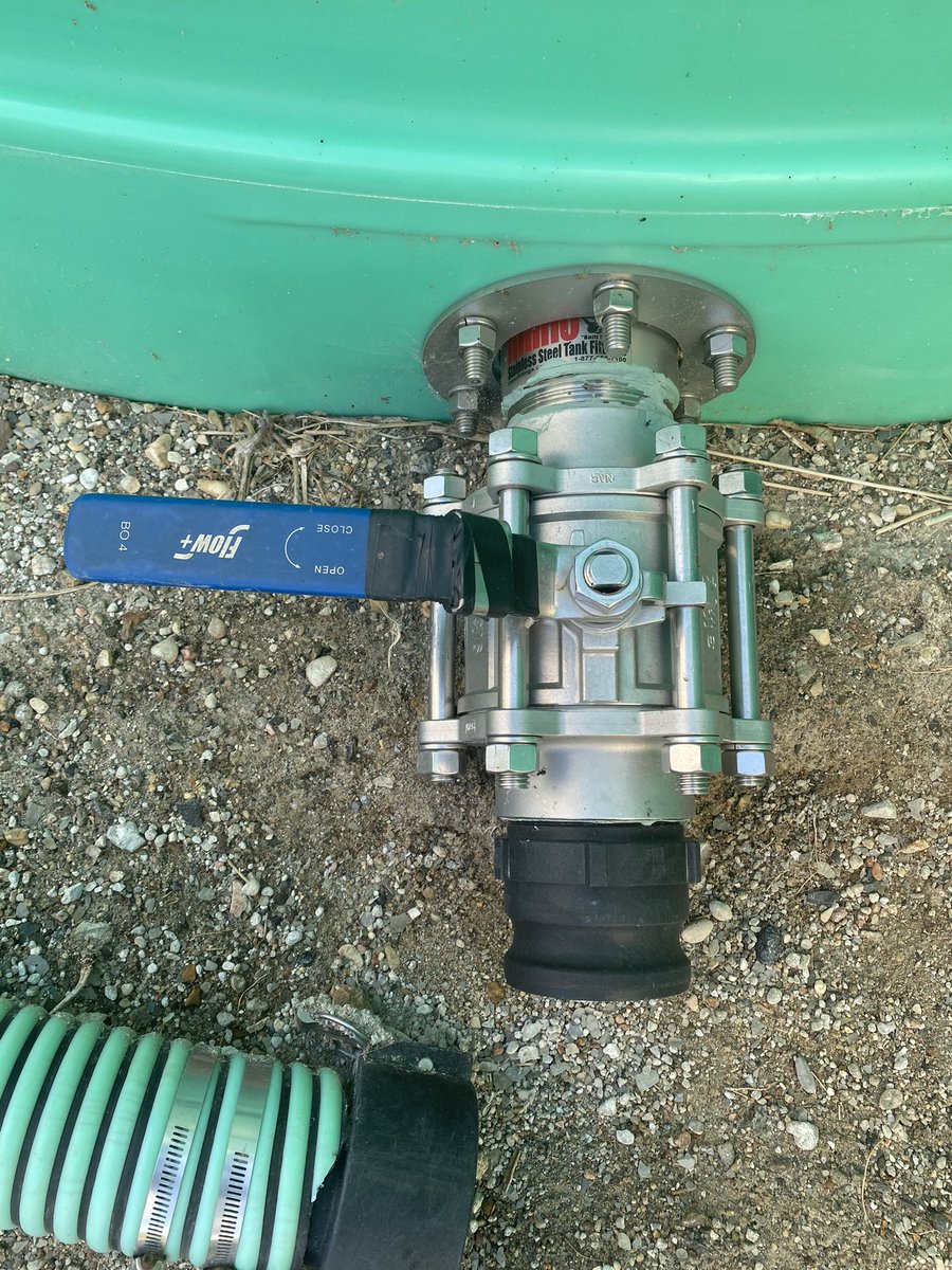 shildeb8's tweet image. Selling my brother-in-laws 10,000 gallon liquid tanks. Asking $9000 each or all 3 for $25,000. Come with 3” stainless valves.