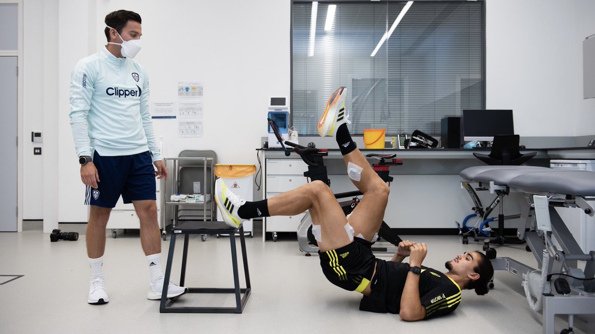 LUFC's tweet photo. 🧱🧱🧱 https://t.co/nF2fXFR73b