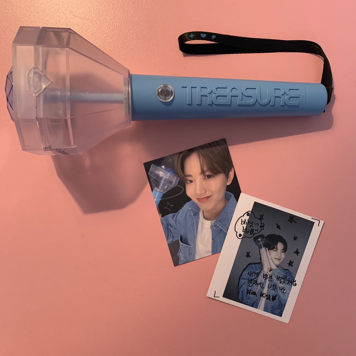 _multistanner's tweet photo. I pulled Junkyu 🥰💎 Lightstick neomu yeppeo. 💕 Junkyu neomu gwiyeowo!!!! I can't wait to use this with other TEUMEs in their concert🥺👉🏻👈🏻 #TREASUREMAKER #TREASURE #KIMJUNKYU #JUNKYU #LIGHSTICK @treasuremembers @ygtreasuremaker https://t.co/6nnTum8oyj