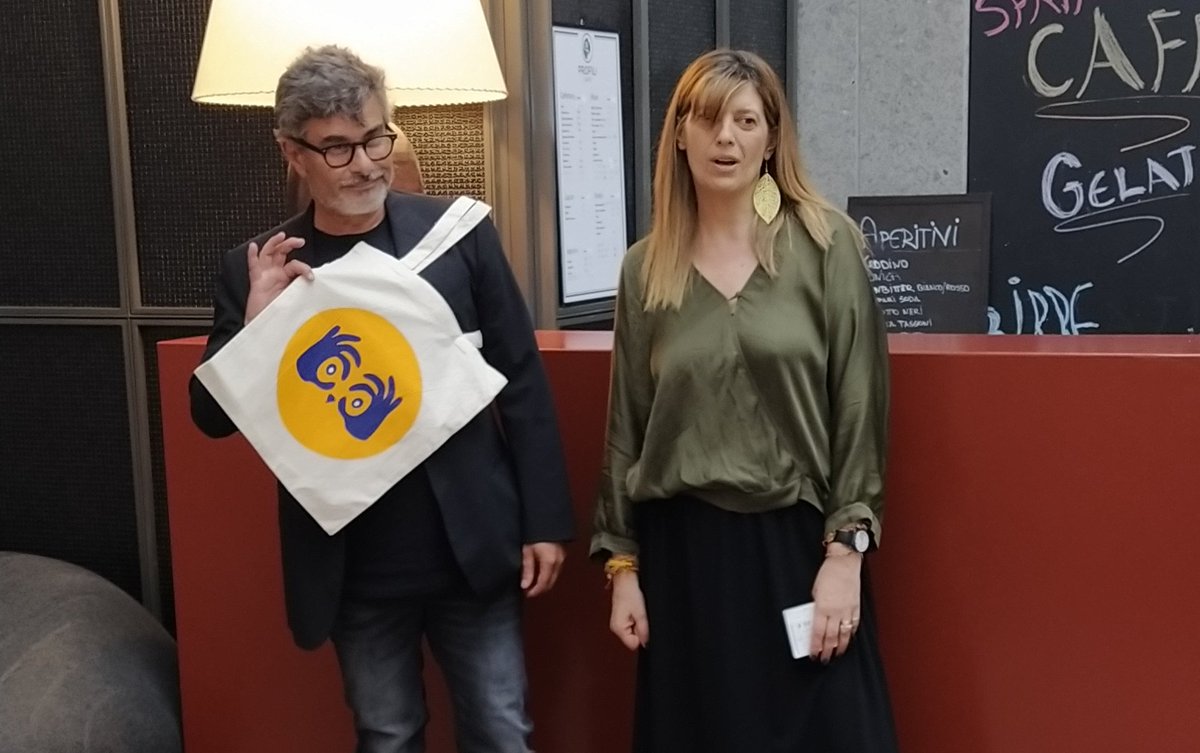 Alice nella Città (@alicenellacitt) on Twitter photo Al #QuattroFontane di Roma <a href="/paologenoves/">paolo genovese</a> incontra il pubblico delle #NottiBiancheDelCinema🎥 in occasione della proiezione di "Una famiglia perfetta" Al #QuattroFontane di Roma <a href="/paologenoves/">paolo genovese</a> incontra il pubblico delle #NottiBiancheDelCinema🎥 in occasione della proiezione di "Una famiglia perfetta"
