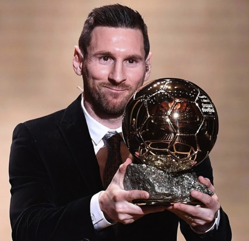 BarcaTimes's tweet photo. 🚨| According to the ranking companies, Leo Messi is the leading candidate to win the Ballon d’Or. Winning ratios for now: 

Leo Messi- 2.25
K. de Bruyne- 5.5 
Cristiano Ronaldo, Mbappe, Kante and Lewandowski- 6  

7️⃣🌕🙌🇦🇷 https://t.co/qfoSKMseYo