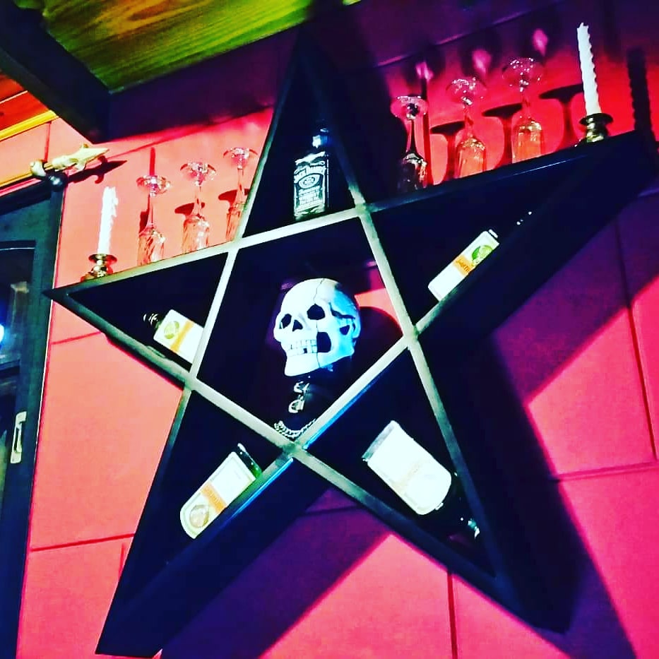ElTarta92095827's tweet photo. Estrellas grandes!
Solo retiros por Mataderos, límite con liniers.
#repisas #de #pentagramas #pentaculo #shelf #occult #witches #witchcraft #wicca #gothica #gothic #goth #tetric #design #jagermeister #el_tartaro https://t.co/63mwPtutpP