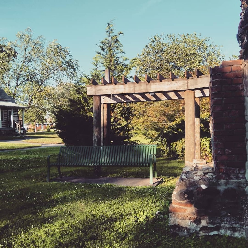 blurmore's tweet image. #sittingonabench #straightlines  #perspectivecorrection #compositioniseverything #photography instagr.am/p/CQ16OSEJyNs/