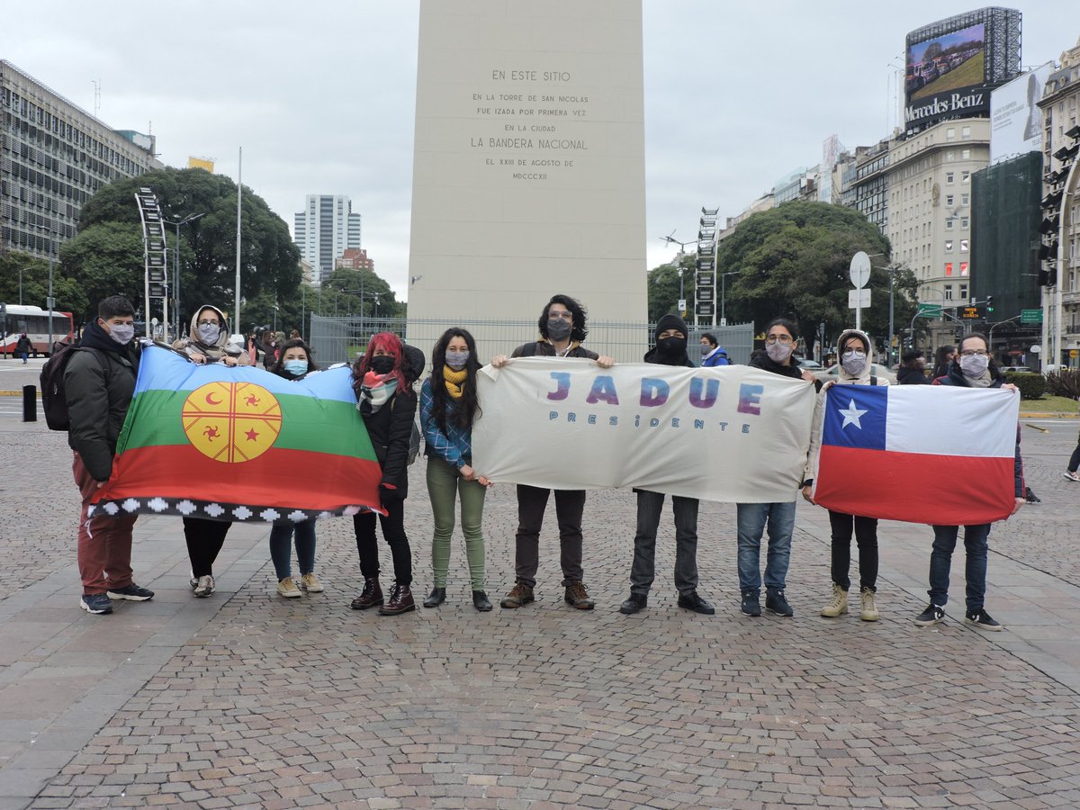 AsJadue's tweet photo. Desde Buenos Aires, con la esperanza intacta de construir un Nuevo Chile decimos: #JaduePresidente
.
.
.
🇨🇱🇦🇷🔥

@RRSSJadue2022 @comandosxjadue @PCdeChile @amarolabra @carmen_hertz @TODXSCONJADUE

#BanderazoxJadue #BAiresConJadue #JadueCandidatoDelPueblo #BanderazoMundialxJadue https://t.co/GauqTlY1tB