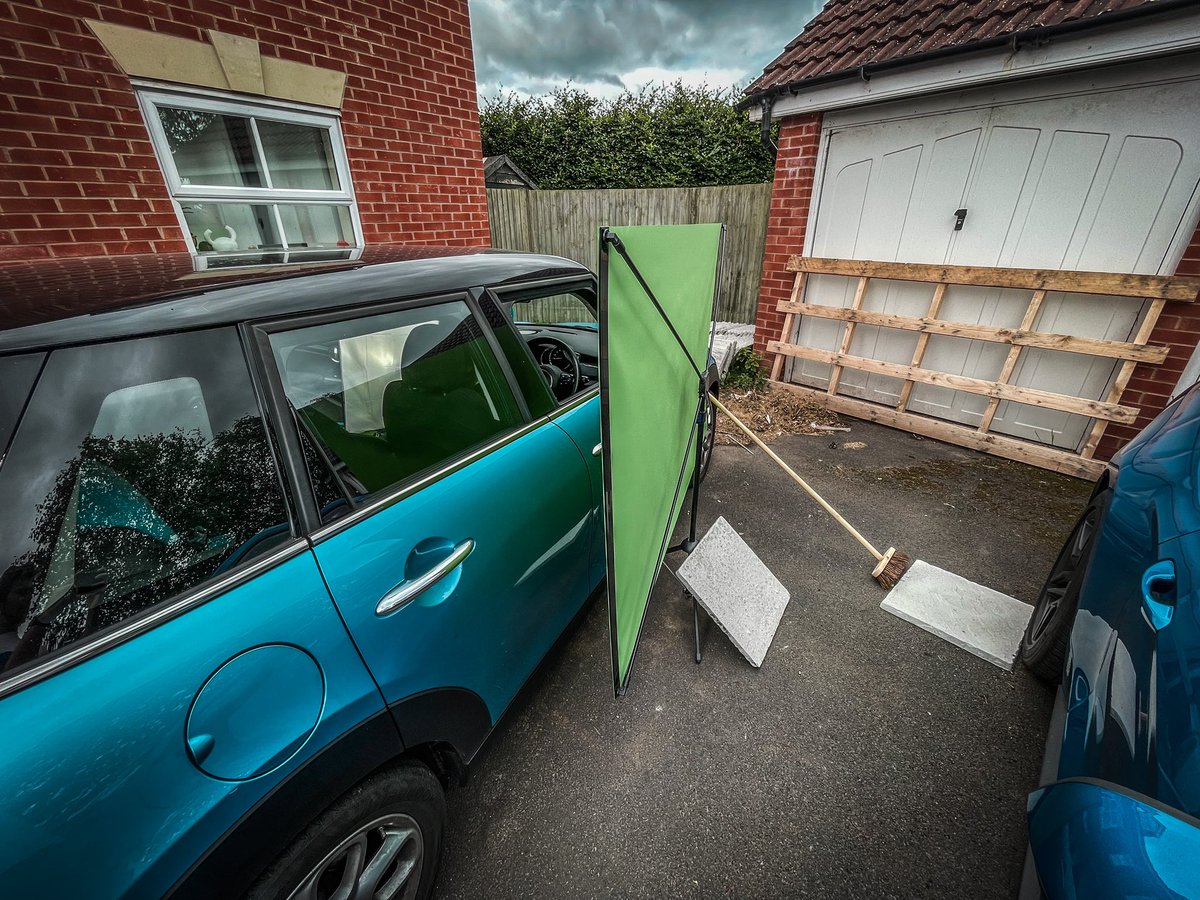 Olly Ross tweet media