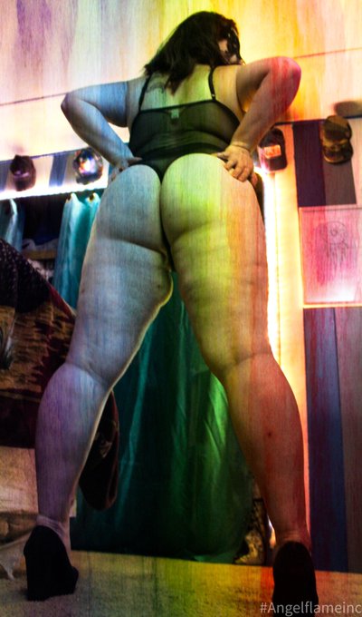 Be sure to show ya girl some love! Follow my linktree! You know what to do from there! https://t.co/a4K4ZYUZQo