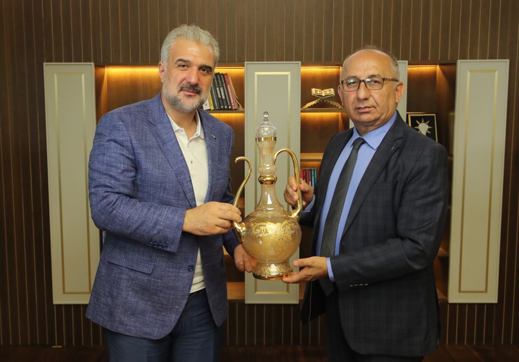 nihatsezer3737's tweet photo. @akpartiistanbul il başkanımız,
Sn. @osmannnurika ‘ye 

Kas-Der Genel Merkez yönetim kurulu üyeleri olarak nezaket ziyaretinde bulunduk,

Başkanımızın enerjisi, sıcaklığı görülmeye değerdi🥰
@kasdergm1 @Akparti https://t.co/HLfs3PAhcl
