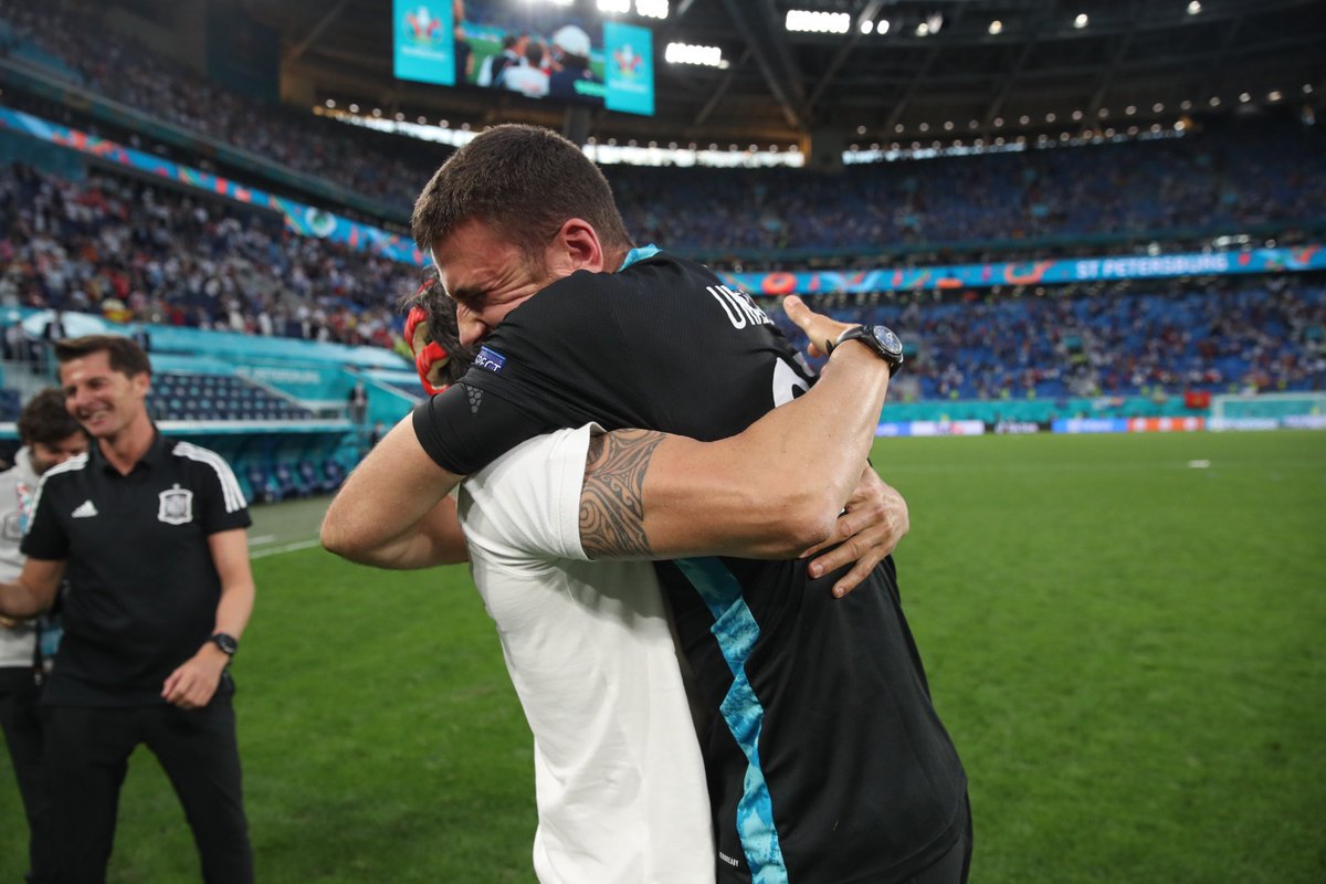 SEFutbol's tweet photo. 😉 Nosotros lo sabíamos.

🤗 Ahora lo sabéis TODOS.

🔝 UNAI, ERES E N O R M E.

#SomosEspaña 
#EURO2020 https://t.co/oCpRiyBIUm