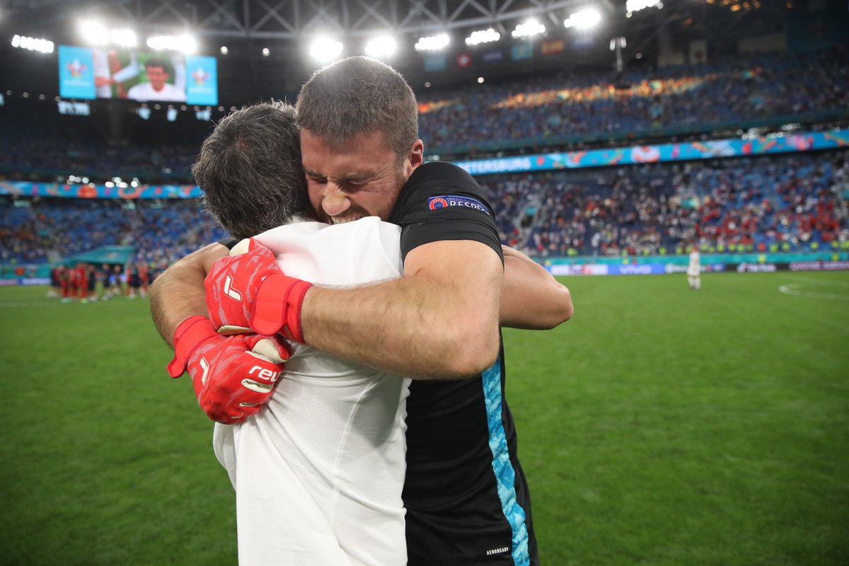 SEFutbol's tweet photo. 😉 Nosotros lo sabíamos.

🤗 Ahora lo sabéis TODOS.

🔝 UNAI, ERES E N O R M E.

#SomosEspaña 
#EURO2020 https://t.co/oCpRiyBIUm