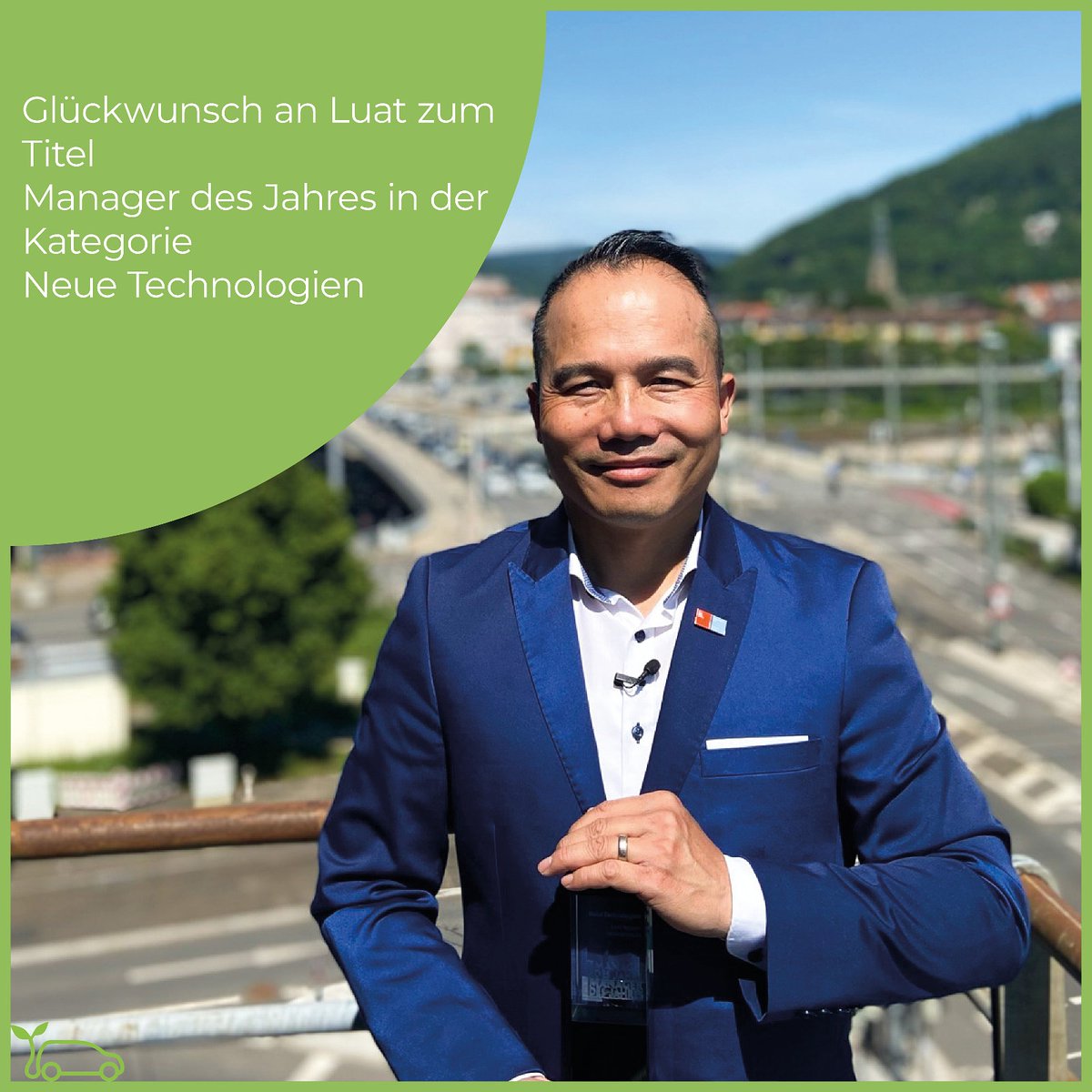 GreenridingU's tweet photo. Wir gratulieren unserem Mitgründer Luat zur Wahl zum Manager des Jahres. Neben seiner Tätigkeit bei Green Riding, ist Luat hauptberuflich Geschäftsführer der InnovationLab GmbH in Heidelberg, dem Marktführer in der Herstellung organisch gedruckter Elektronik. #Management #Klima https://t.co/VIi92jhQcj