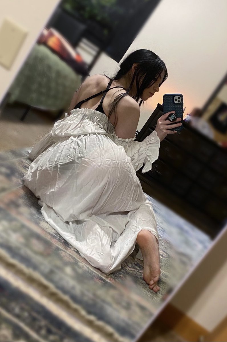 EstherDoll ♱ tweet media