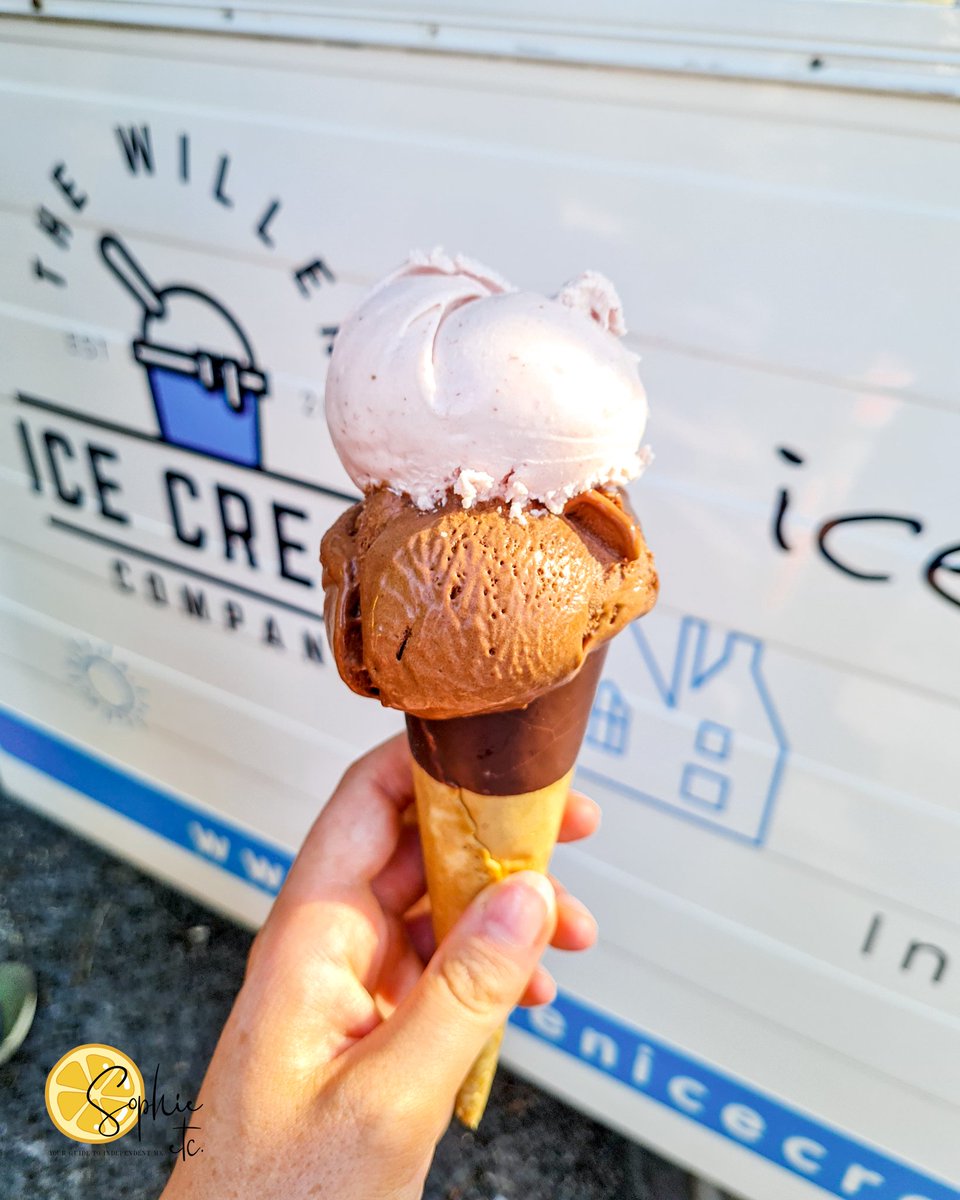 Fridays at Eat Street MK 😍

Amazing food as always from my favourite local vendors <a href="/cantina_baja/">Baja Cantina</a> <a href="/banditfoodmk/">Bandit Street Food</a> and lush ice cream from @IceWillen 😎

<a href="/mk_eat/">EAT STREET MK</a> is on the first Friday of every month at York House in Stony Stratford. 

#LoveMK #IndependentMK