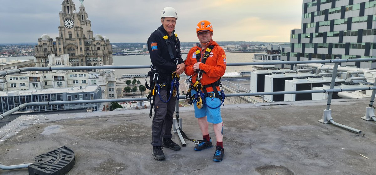 opalaccess's tweet image. 8 hours and still going strong. Sip being supported by the world famous mountaineer OBE Alan Hinkes @TheeEnduro7 @alanhinkes @ExchangeFlags @The_GAS_Group @Motif8ltd @WebStudiosLtd Enduro7.com