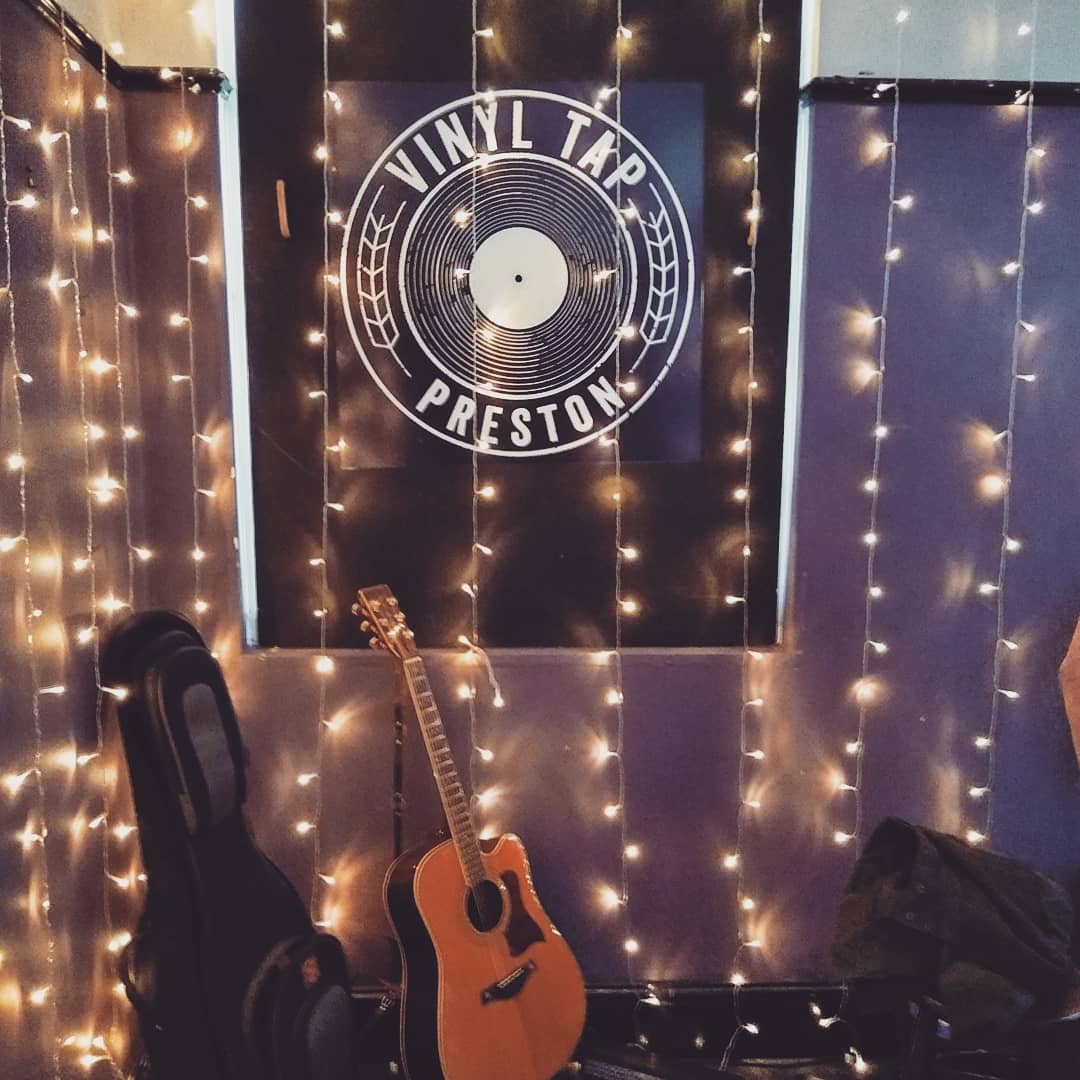 justnumbersband's tweet photo. Setting up! We go live at Vinyl Tap Preston TONIGHT at 21:00!! https://t.co/vSDmGGNFsE