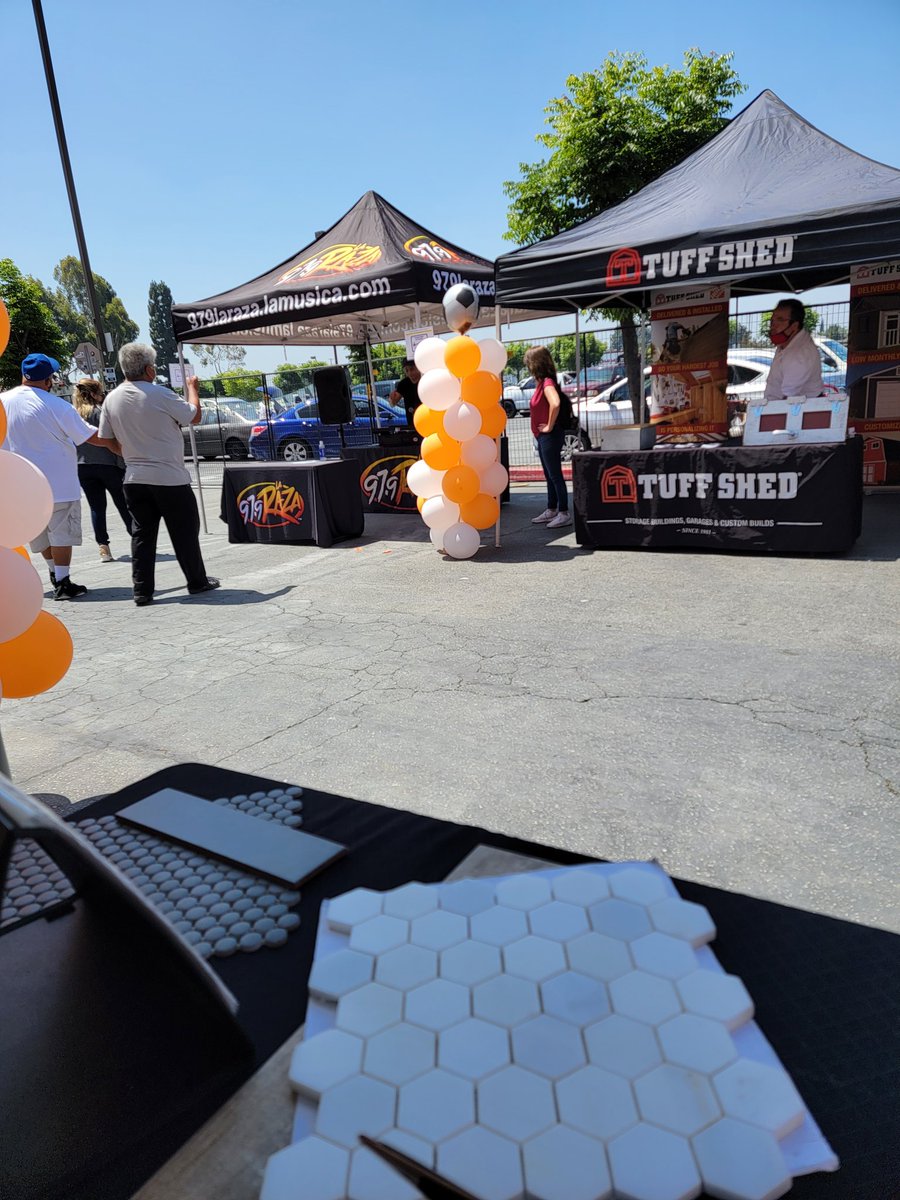 It's a beautiful day in Downey #6627 🧡 97.9 #LaRaza is get ready to raffle off tickets to Knotts and to the Mexico vs Nigeria game 😲 How awesome!!