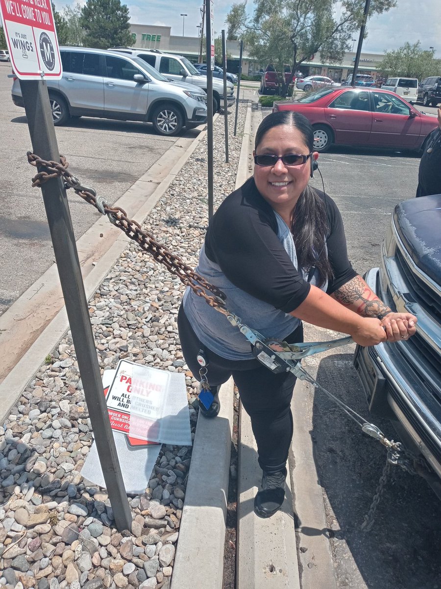 JamesArch1981's tweet photo. @Amalia_Amy0308 @Chilis @mlflores610 @JBarraza6 Boss lady @Amalia_Amy0308 @Chilis @mlflores610 @Amie0978 https://t.co/W29AgvSrC2