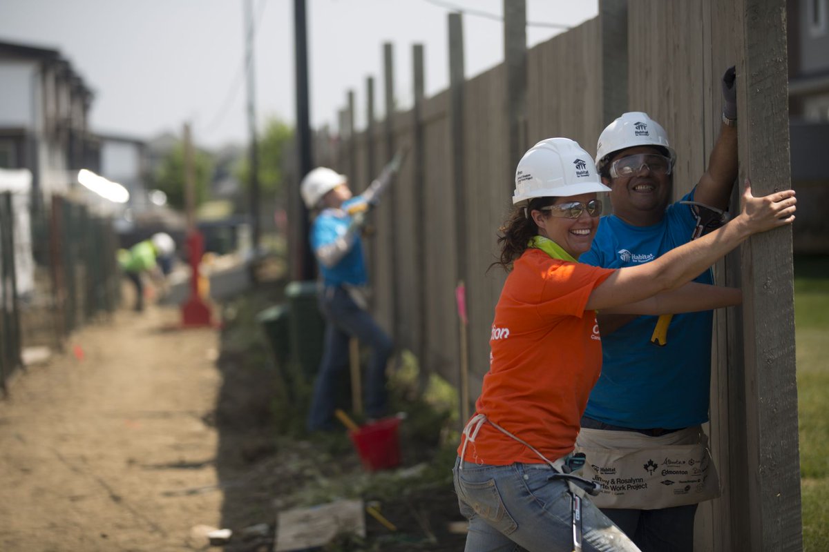 Habitat Philadelphia is looking for a Senior Project Manager.  For more information, please see the link below and feel free to share with your networks.

lnkd.in/e9MkKBs
