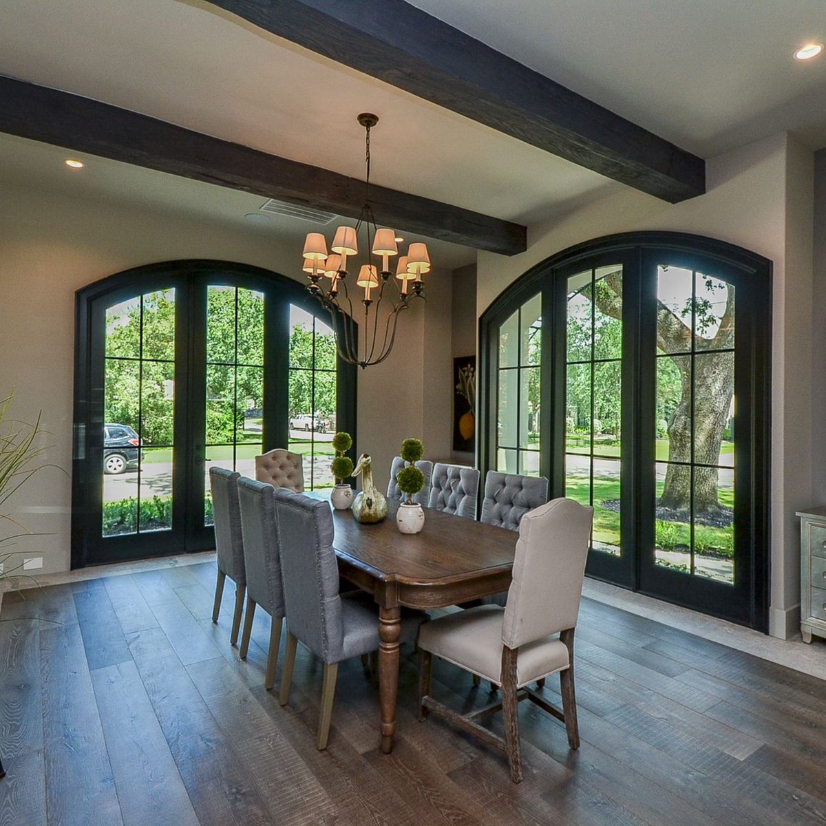 WDBHomes's tweet photo. Luxury is in the details. We'll handle the details. 
Built by @WDBHomes 
Designed by @designdca 

#winfreydesignbuild #designbuild #houstonhomes #luxuryhomes #houstontx #customhomes #homebuilder #residentialdesign https://t.co/83rCjrPl20