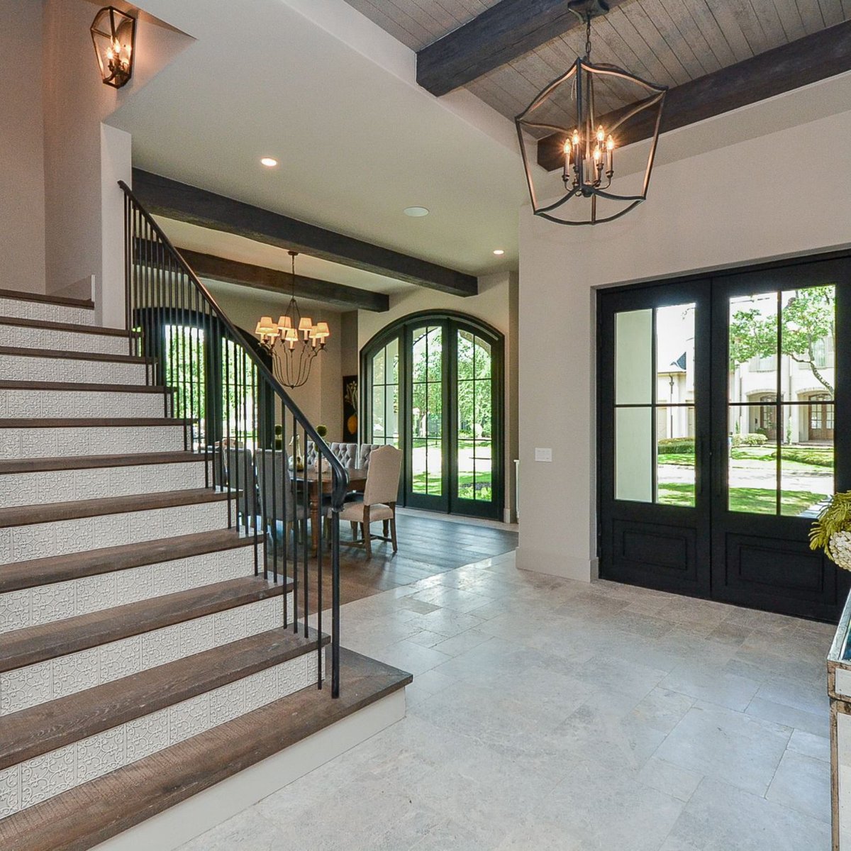 WDBHomes's tweet photo. Luxury is in the details. We'll handle the details. 
Built by @WDBHomes 
Designed by @designdca 

#winfreydesignbuild #designbuild #houstonhomes #luxuryhomes #houstontx #customhomes #homebuilder #residentialdesign https://t.co/83rCjrPl20