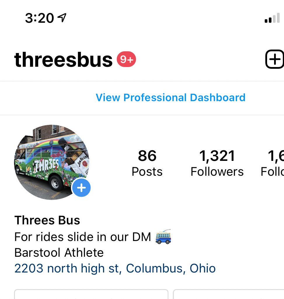 threesabovehigh's tweet image. 🚨 BREAKING 🚨 
@threesbus is @barstoolohiostate next signed athlete and it’s her 2nd Birthday! To celebrate this huge day they got her a sexy new spoiler. She’ll be out and about tonight 9-12 for free rides to @threesabovehigh and @foursonhigh Slide in those DMs ❤️💦 🚌